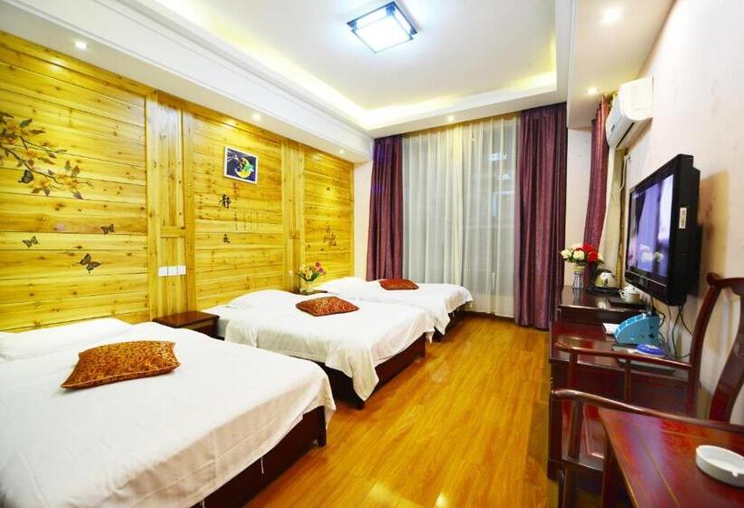 Трехместный Номер Deluxe, Emeishan Moon Bay
