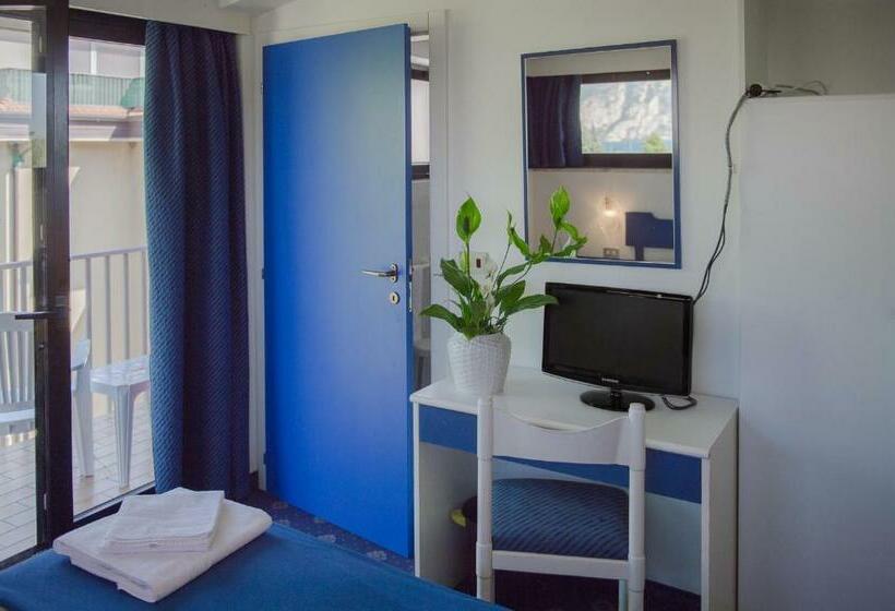 اتاق استاندارد با بالکن, Bike Garnì Villa Maria Torbole