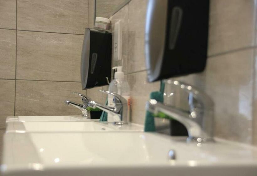 تختخواب در اتاق مشترک, Onefam  Notting Hill
