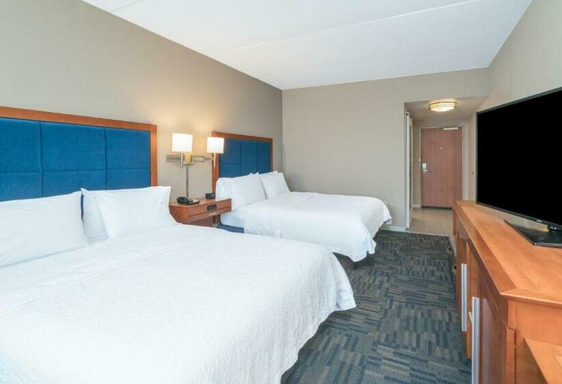 Номер Стандарт, Hampton Inn & Suites Newburgh Stewart Airport