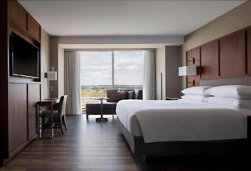 חדר סטנדרט עם מיטת קינג, Omaha Marriott Downtown At The Capitol District