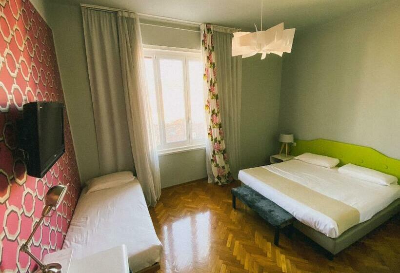 اتاق راحتی سه تخته, Locanda Al Volo Tor Bandena