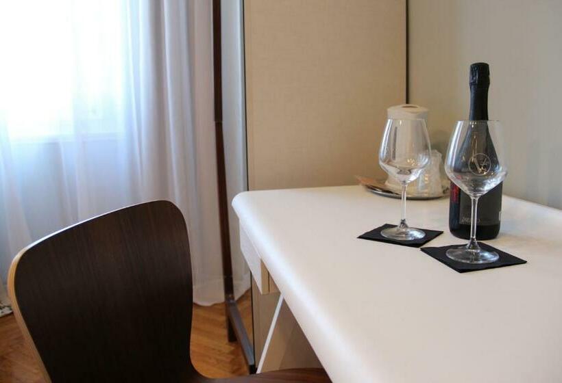 اتاق استاندارد, Locanda Al Volo Tor Bandena