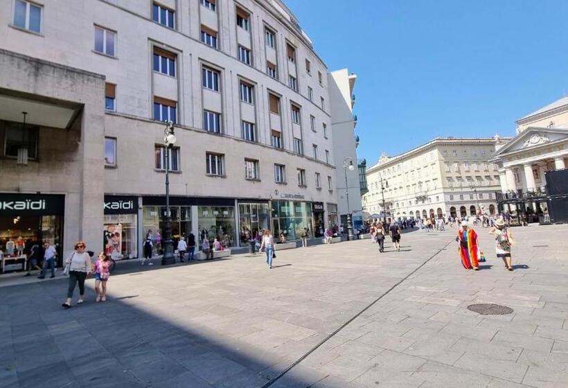 اتاق راحتی سه تخته, Locanda Al Volo Tor Bandena