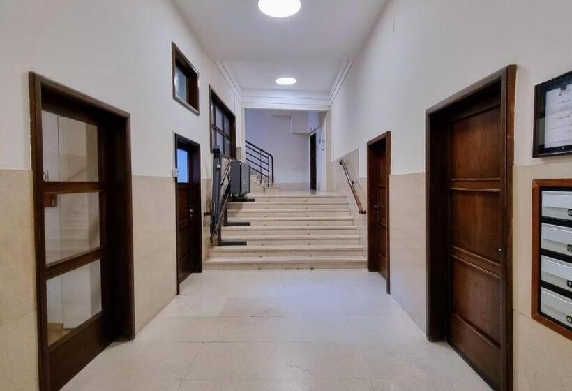 آپارتمان یک خوابه با دری مشترک که هال را جدا می کند., Locanda Al Volo Tor Bandena