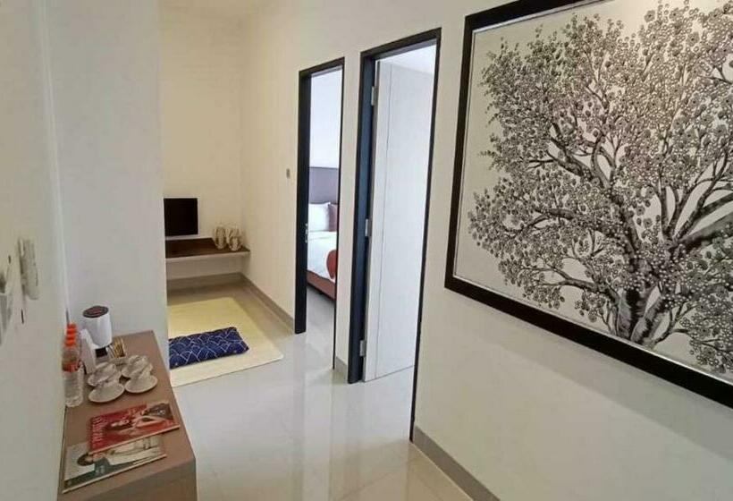 Семейный Номер, Sparks Odeon Sukabumi   Artotel Curated