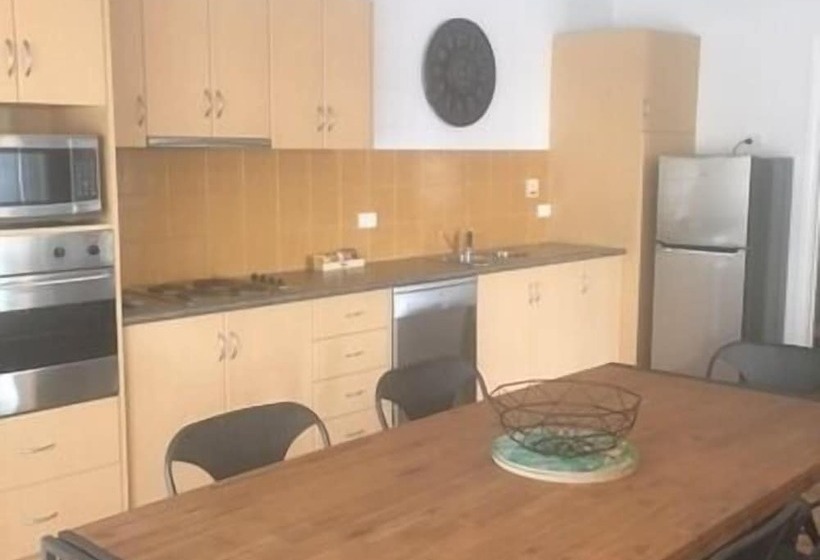 침실 2개 아파트, Penguin Seaside Motel