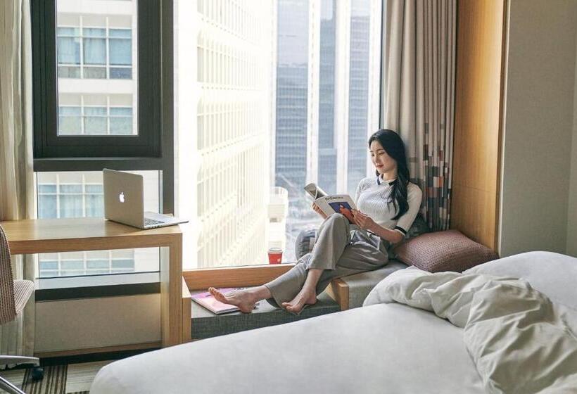 Полулюкс, Aloft Seoul Myeongdong