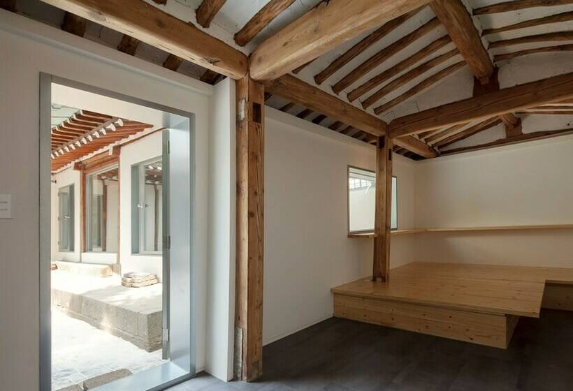 디럭스 룸, Hanok Residence Hotel Side