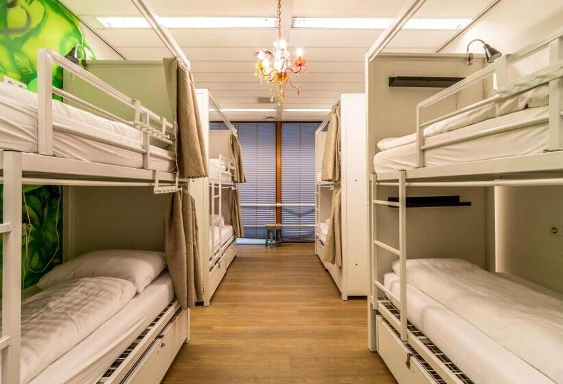 מיטה בחדר משותף, Hostelle   Women Only Hostel Amsterdam