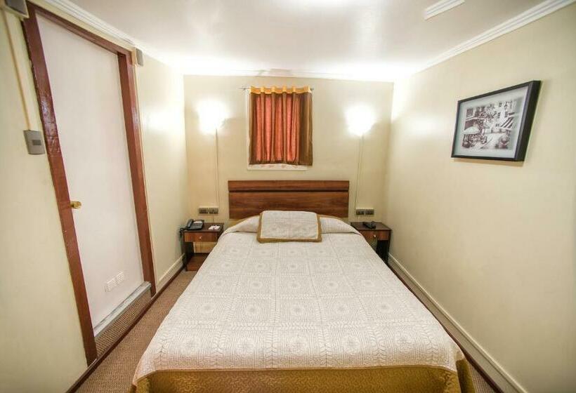 اتاق استاندارد یک نفره, Sahara Inn