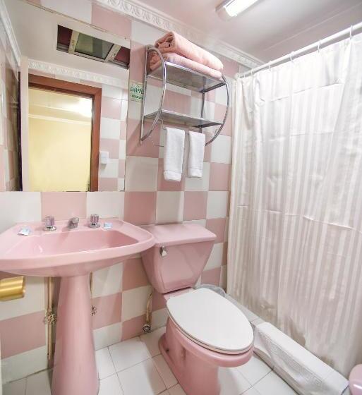 اتاق استاندارد یک نفره, Sahara Inn