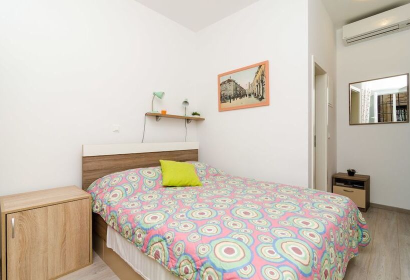 Номер Стандарт Вид на Город, Rooms Tezoro