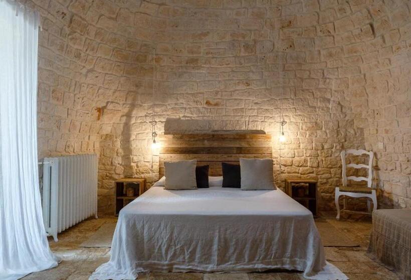 جناح جونيور, Nina Trulli Resort