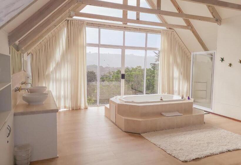 Люкс, Whales Way Ocean Retreat
