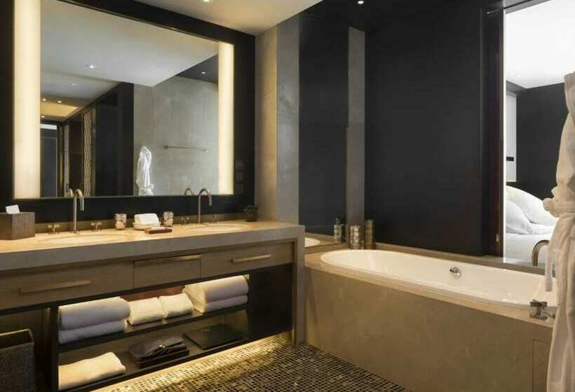 Номер Премиум, Rosewood Phnom Penh