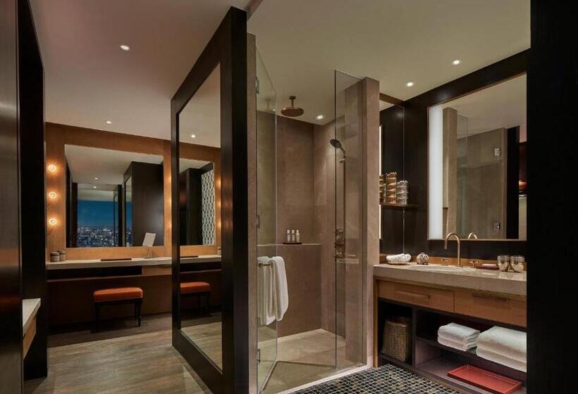 Люкс, Rosewood Phnom Penh