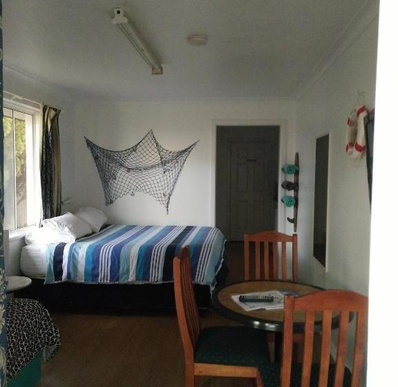 디럭스 트리플 룸, Busselton Ithaca Motel