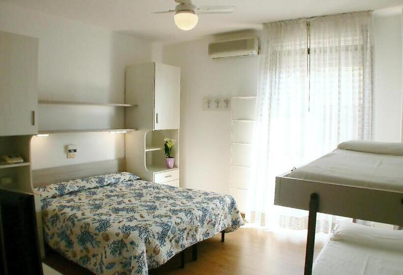Четырехместный Номер Стандарт, Albergo Aquila