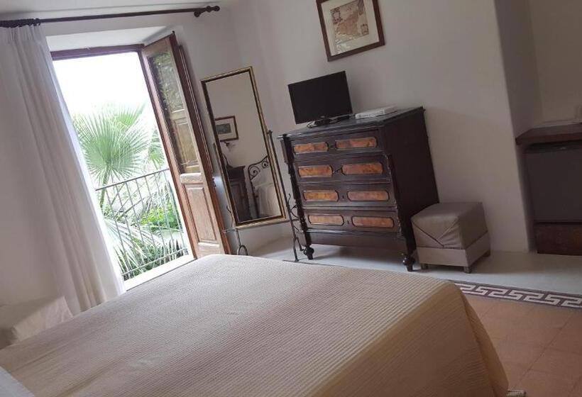 Номер Стандарт Вид на Сад, Santa Marina Antica Foresteria