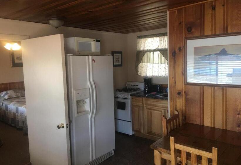 1 Bedroom Apartment Lake View, Rainbows End Fishing Resort