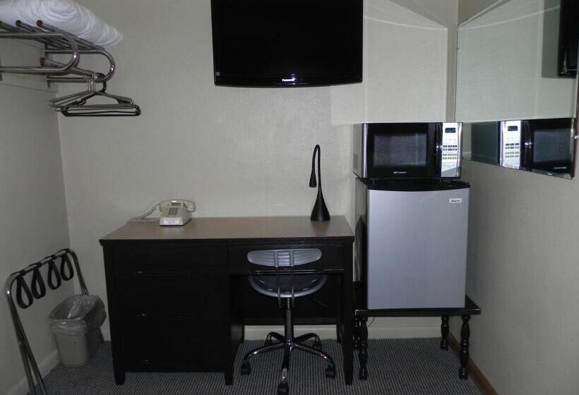 Номер Стандарт Трехместный, The Triangle Motel