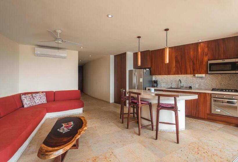 2 Bedroom Apartment with Pool, Armadillo Living Villas