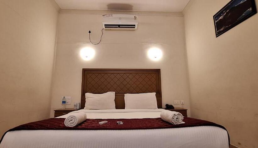 Номер Deluxe, Athirappilly Budget Villa