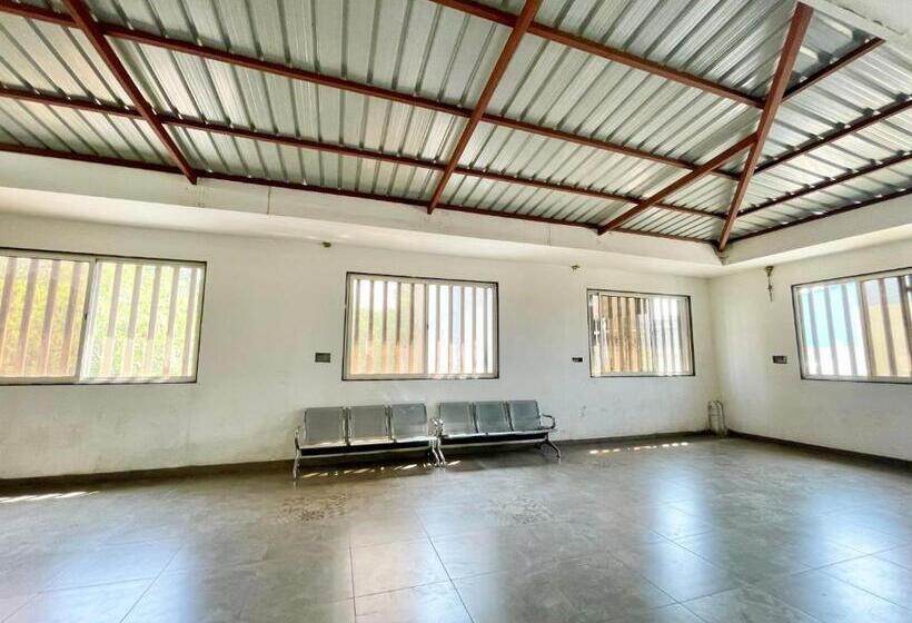 Четырехместный Номер Стандарт, Govindam Inn ! Ujjain Fully Air Conditioned Hotel At Prime Location With Parking Availability, Near
