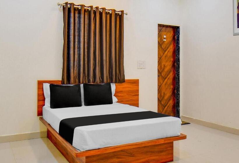Трехместный Номер Классика, Oyo Pratik Lodging