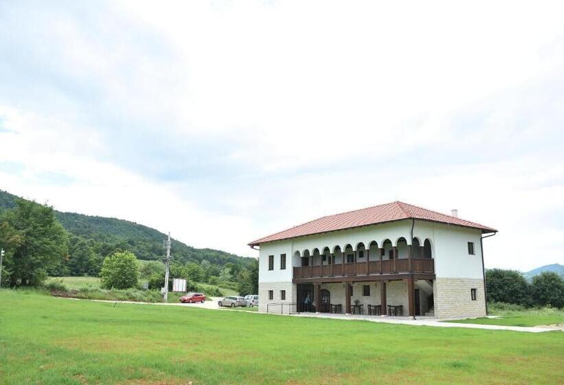 اتاق استاندارد سه نفره, Kod Bogdanovica