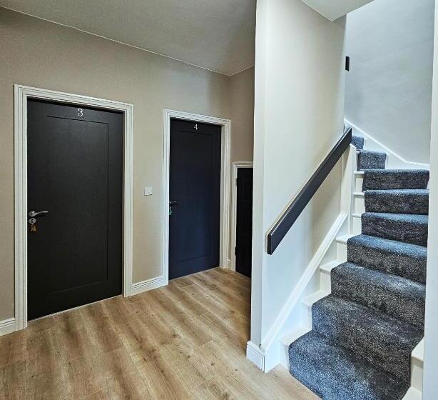 Номер Стандарт Трехместный, Dromod Suites