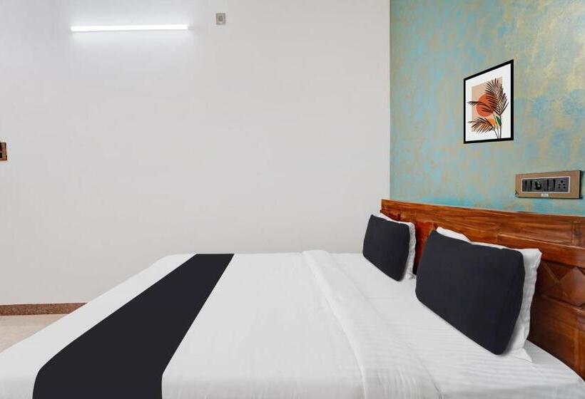 三人经典房间, Oyo Hotel Kailasa