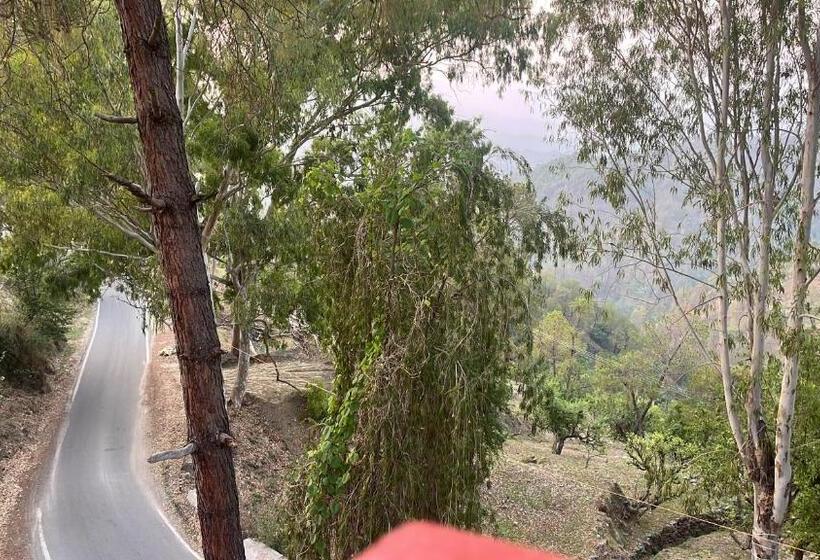 Номер Deluxe Вид на Горы, Crestmont Snow View Resort Ranikhet