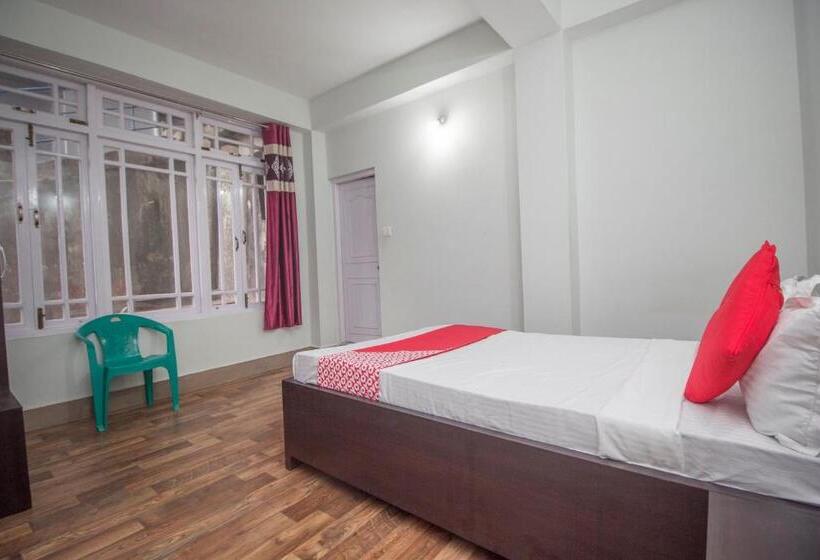 Трехместный Номер Классика, O 35610 Hotel Shayabong