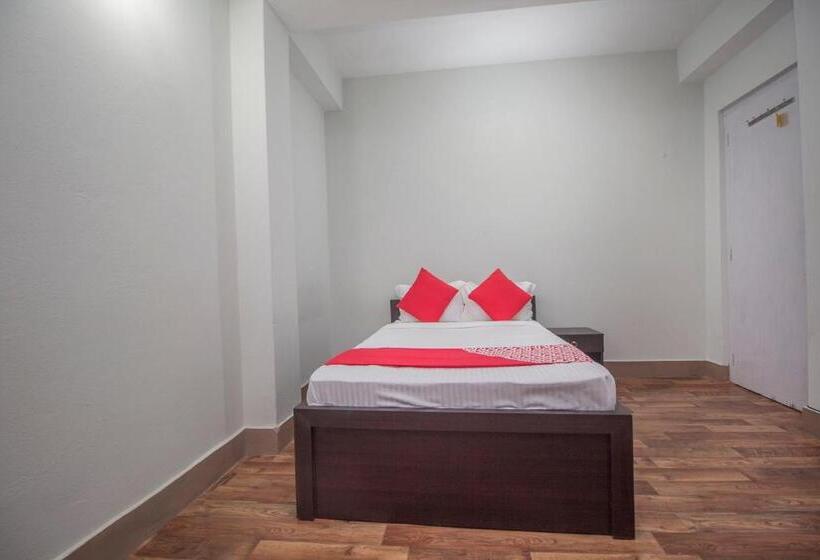 Трехместный Номер Классика, O 35610 Hotel Shayabong