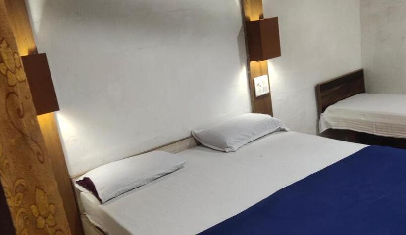 豪华三人间, Resort Hilltone Matheran