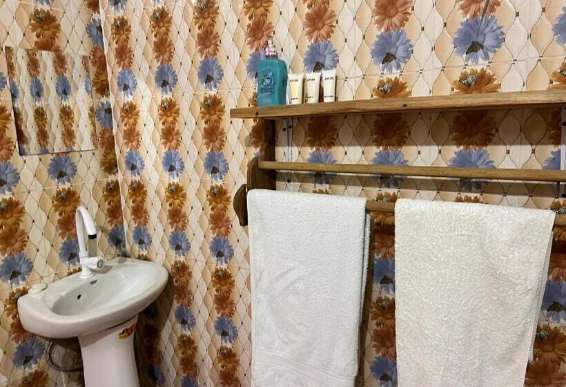 Номер Стандарт, Wannas House