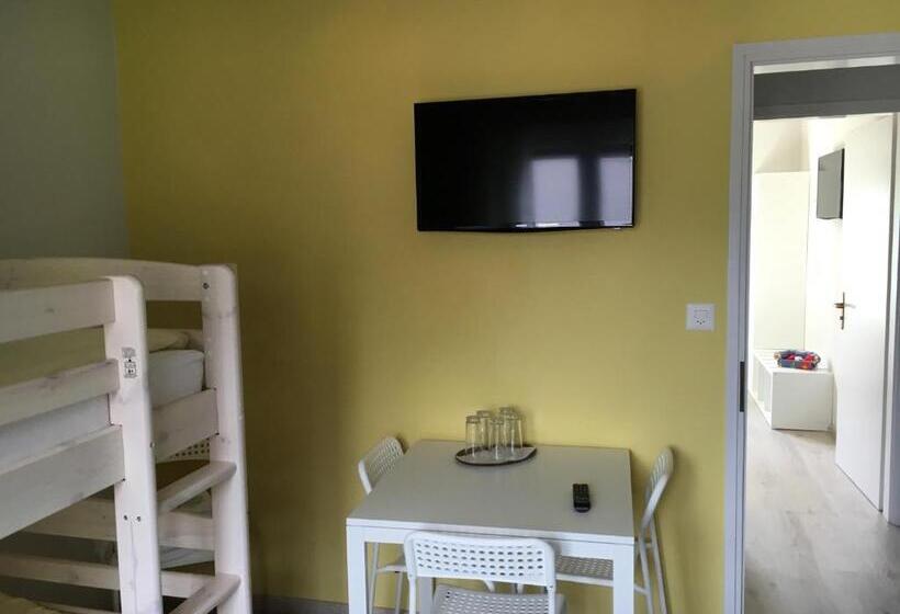 Полулюкс, B&b Tencia