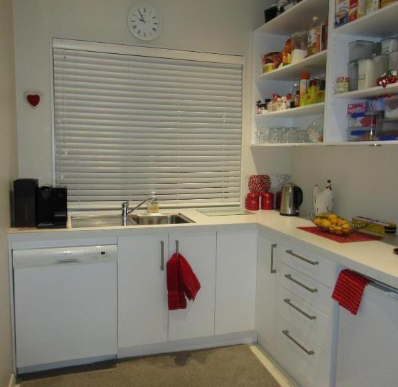 اتاق استاندارد با سرویس بهداشتی مشترک, Nottinghill B N B