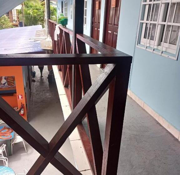 غرفة قياسية, Surfari Bocas