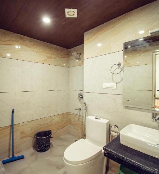 발코니 디럭스 룸, The Forest Pinnacle Hostel And Café, Old Manali