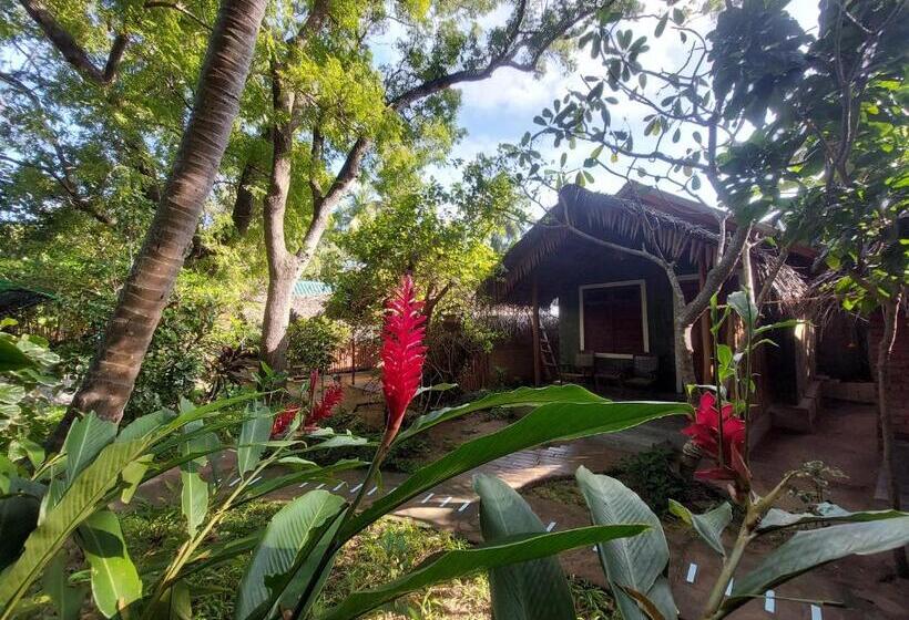 Трехместный Номер Стандарт Вид на Сад, Inn On The Bay