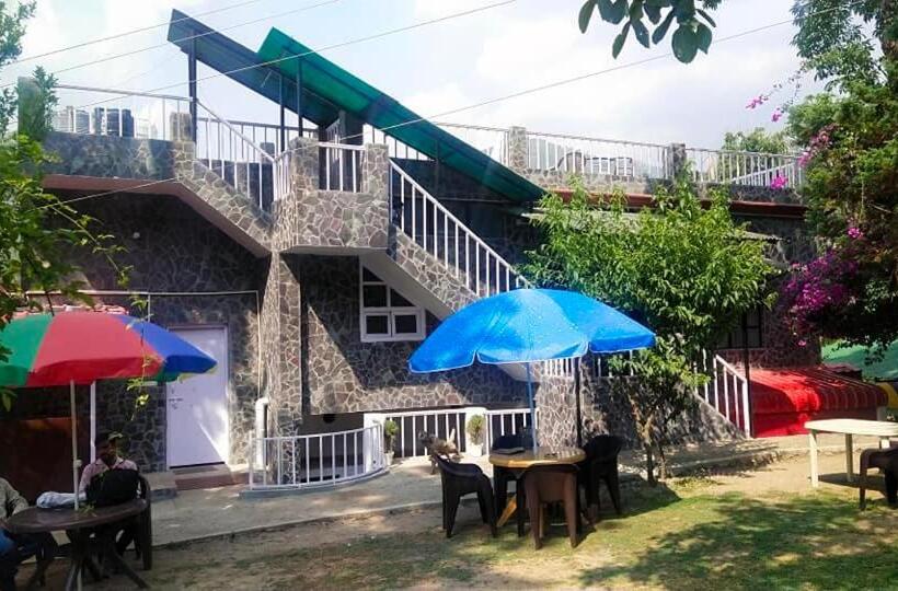 Номер Стандарт Вид на Сад, Sarovar Inn