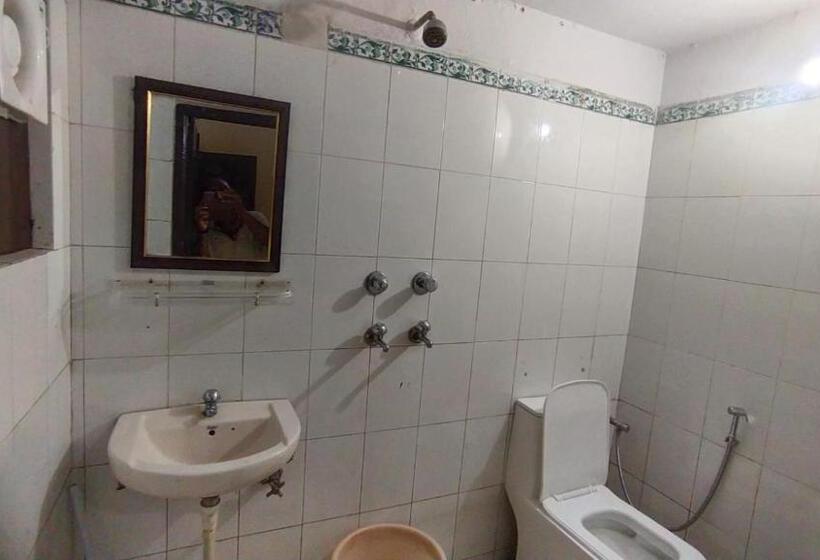 Семейный Номер, Sarovar Inn
