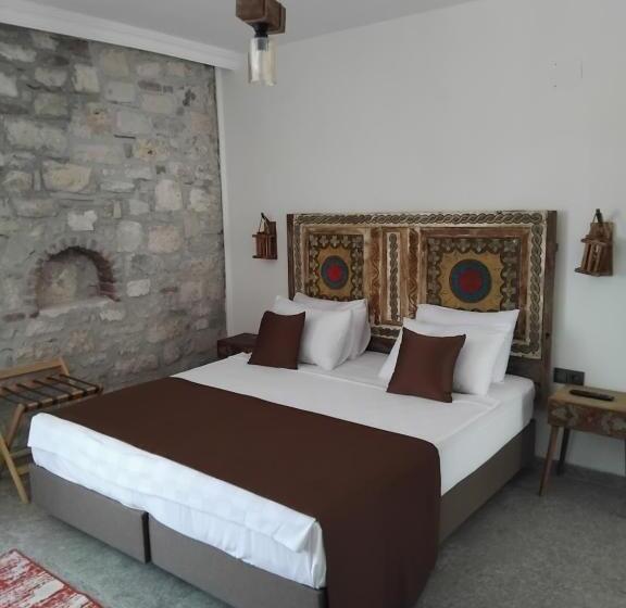 اتاق استاندارد چهار تخته, Eski Urla