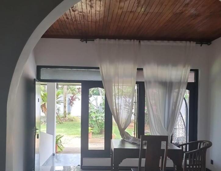 Номер Стандарт, Chambre Vip, Dans Villa Avec Piscine Et Jardin
