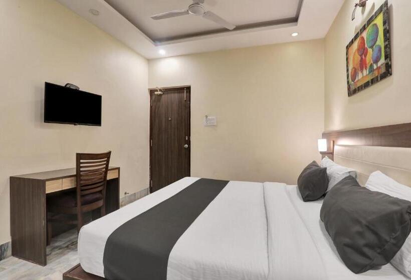 Трехместный Номер Deluxe, Super Townhouse Kankarbagh Formerly Kunwar Alcajars