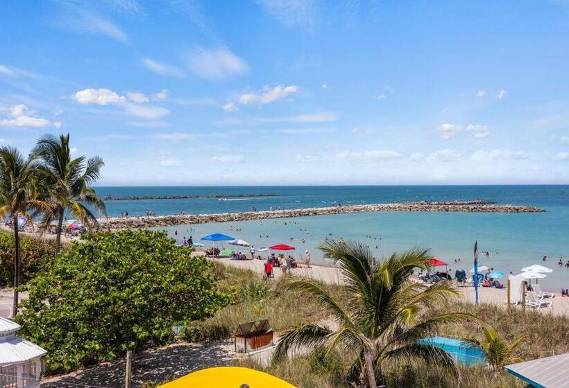 Студия Стандарт, Ocean View Hotel Room With Balcony  King Bed #21