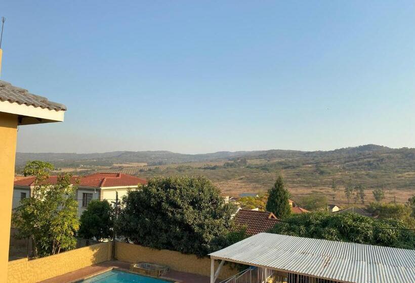 Номер Стандарт Вид на Горы, Lizzards Villa Guest House